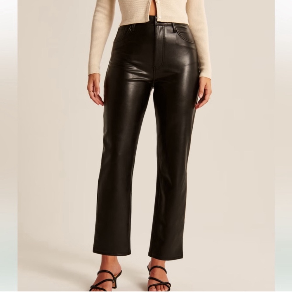 Abercrombie Curve Love Vegan Leather 90s Straight Pant - 31 Short